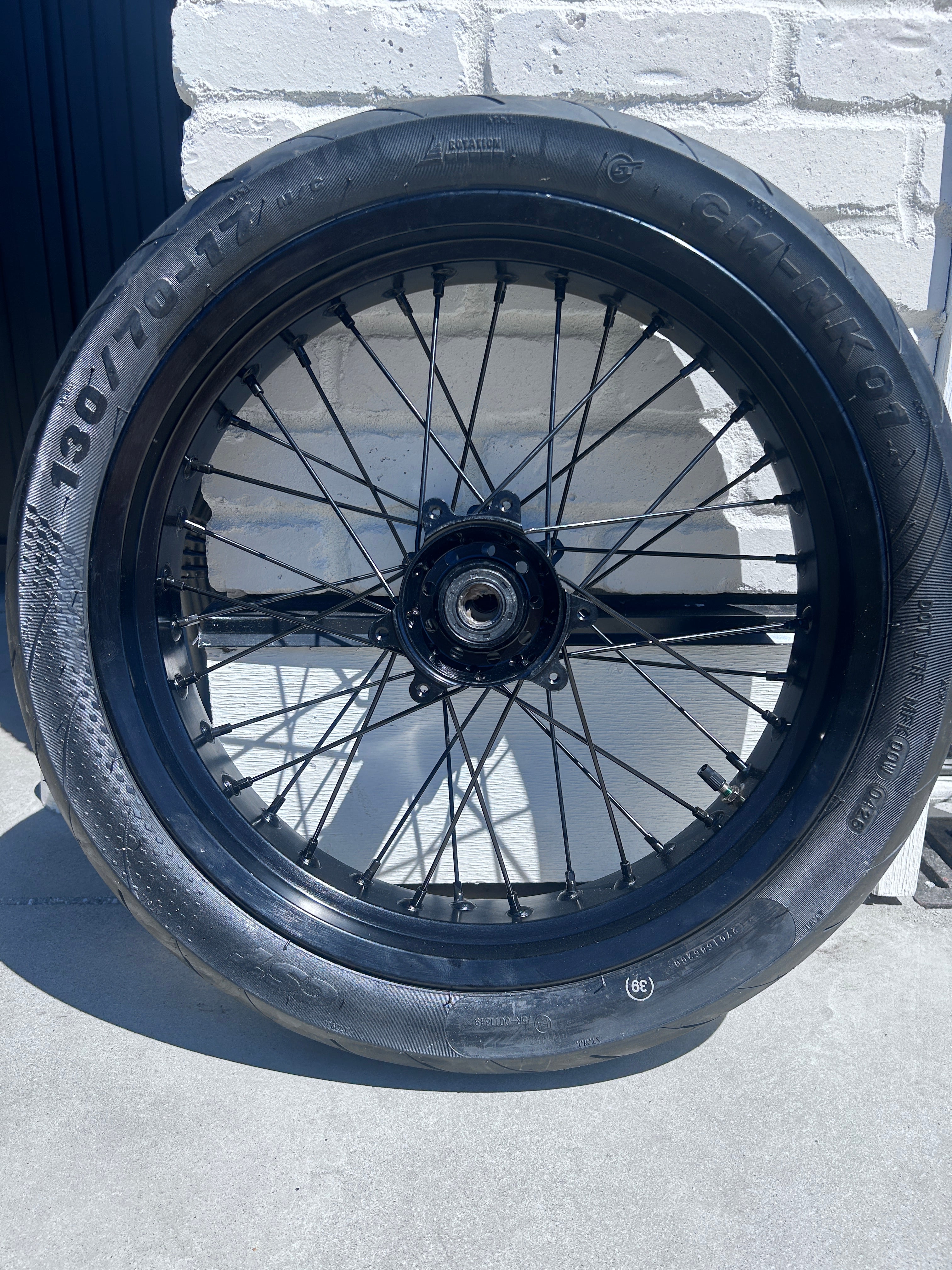 Black Surron Ultra Bee Supermotos 17'