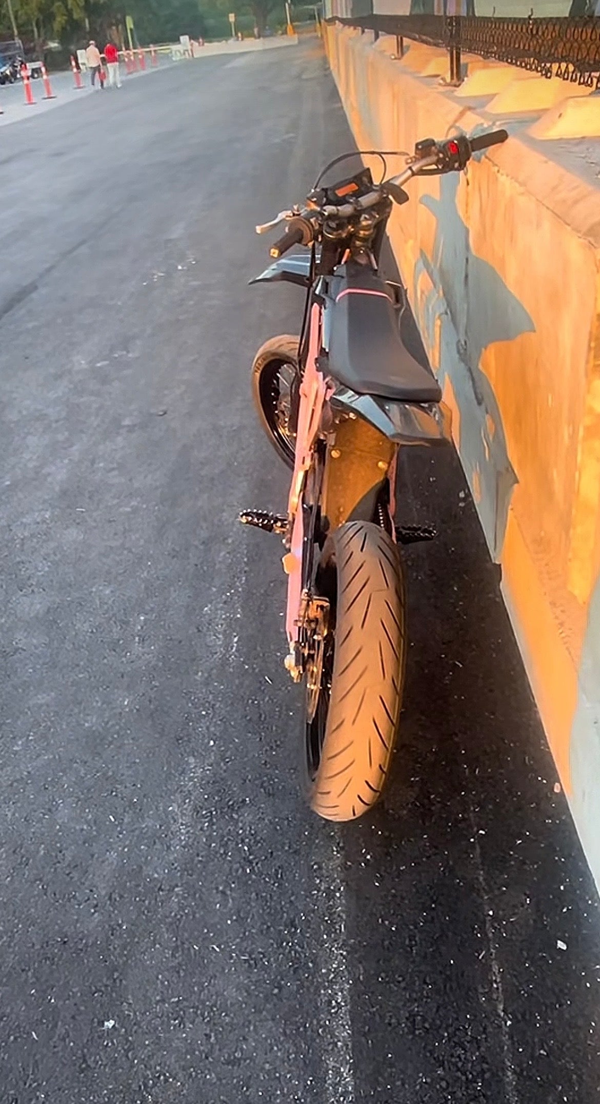 Black Surron Ultra Bee Supermotos 17'