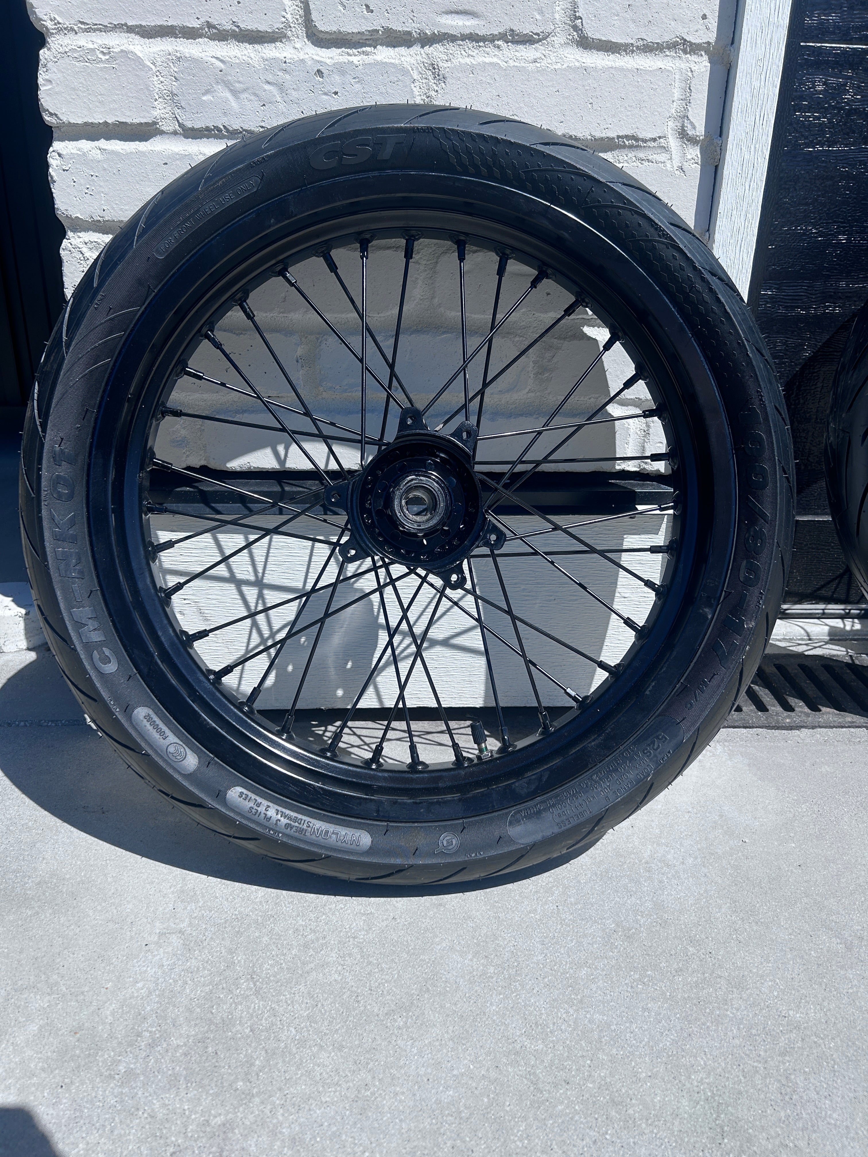 Black Surron Ultra Bee Supermotos 17'