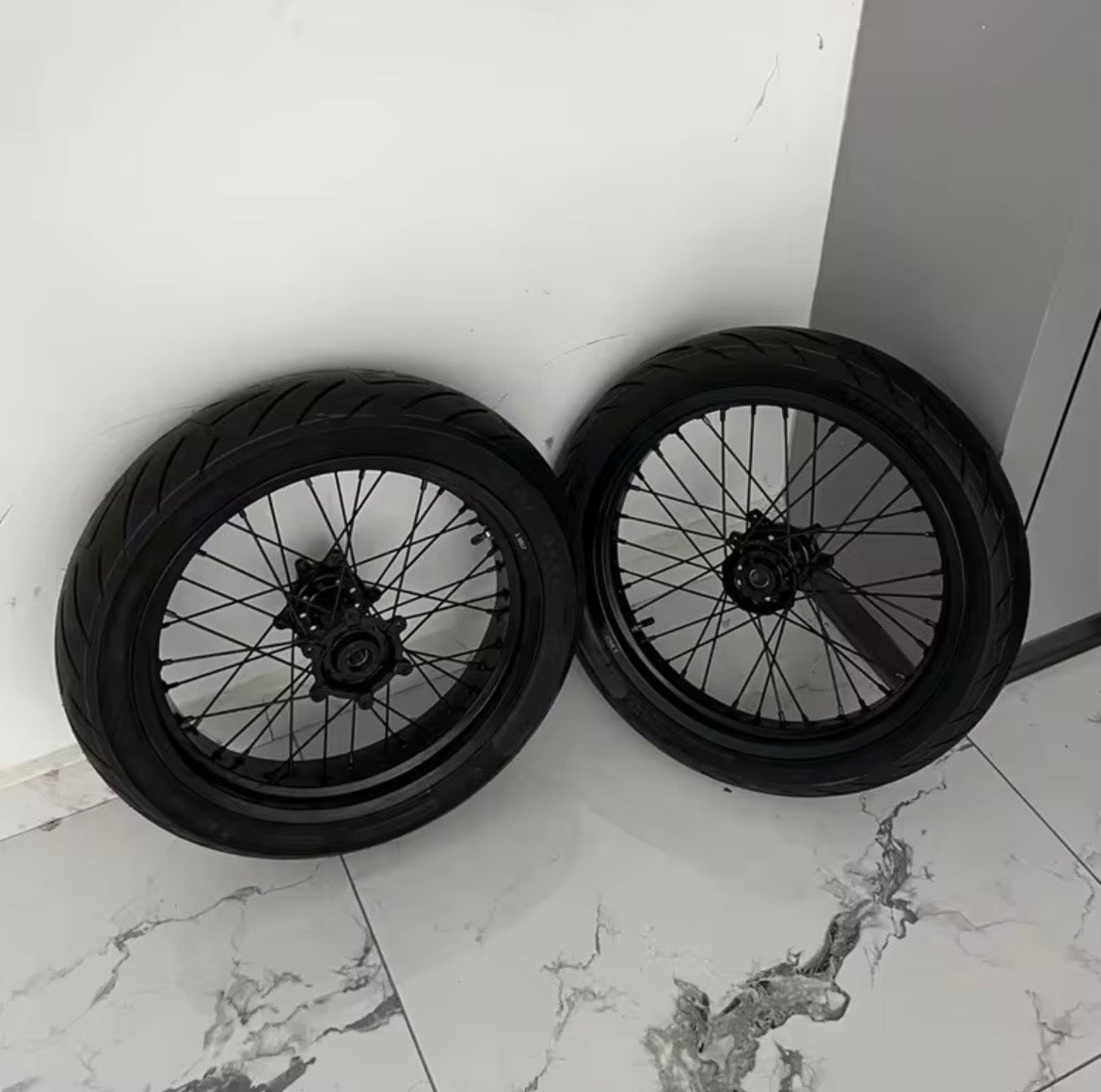 Black Surron Ultra Bee Supermotos 17'