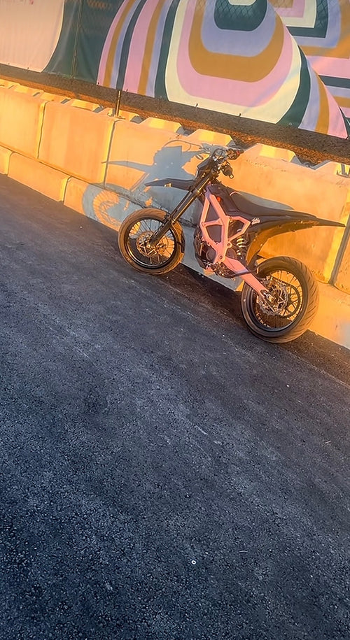Black Surron Ultra Bee Supermotos 17'